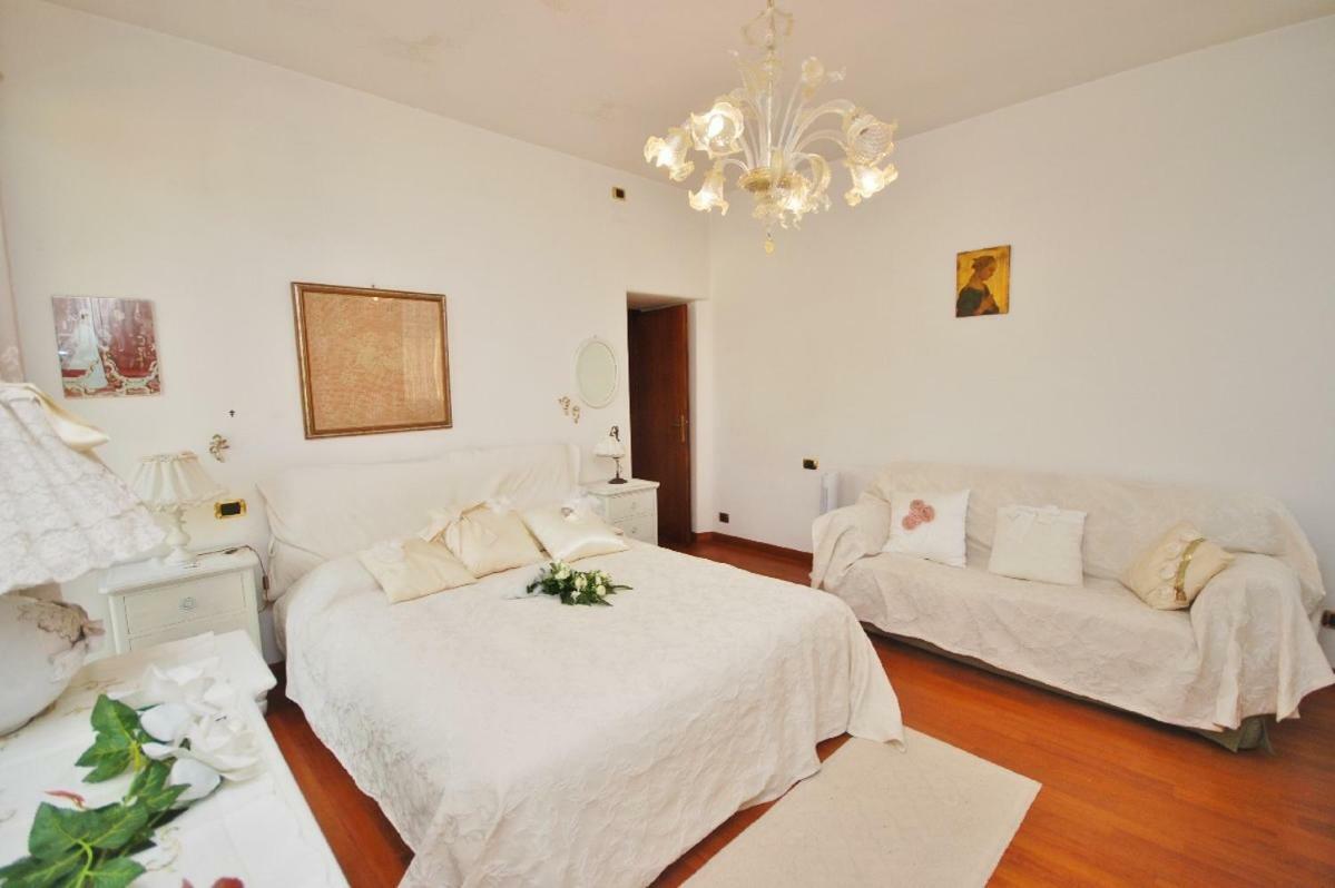 Raffinato Attico Vicino Al Mare Con Solarium Lido Di Camaiore Exterior foto